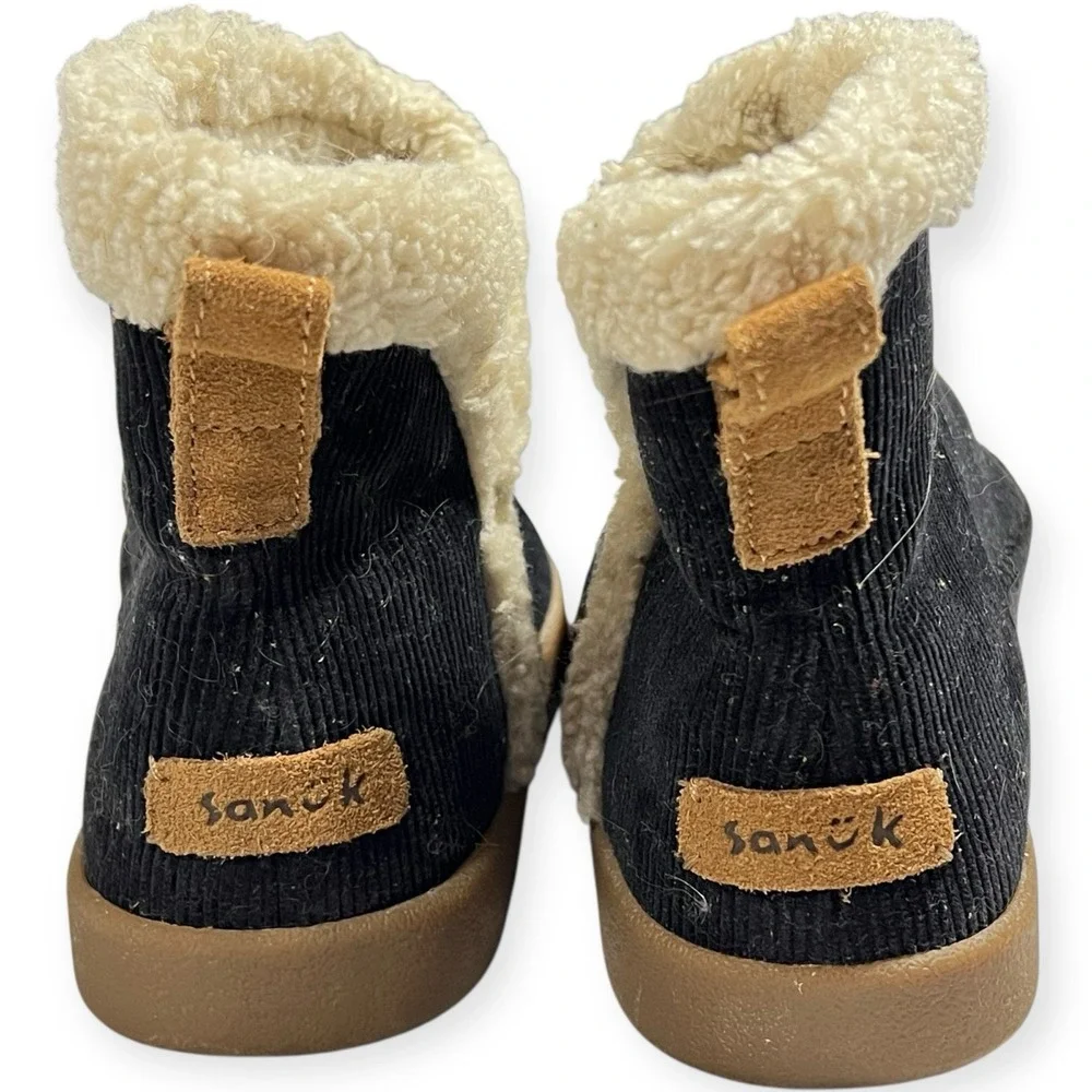 SANUK Womens Ankle‎ Boots Corduroy Size 6 Black Shearling Bootie Chilling Warm